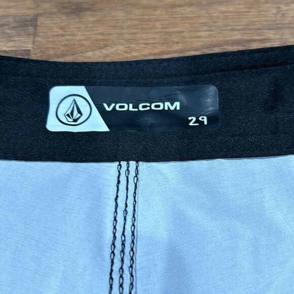 Volcom Color Block Boarshorts Never Worn , Super Cool! Size 29 - Picture 4 of 9